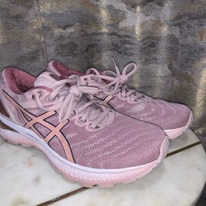 Women's Asics Gel-Nimbus 22 Size 9